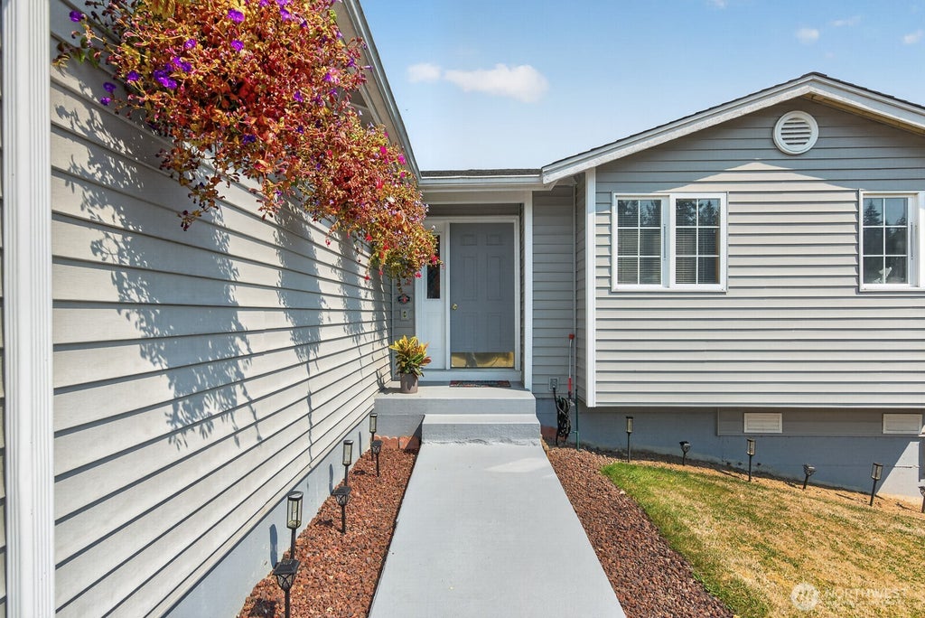 Photo of 27215 Manor Place NW, Stanwood, WA 98292 (MLS # 2572864)