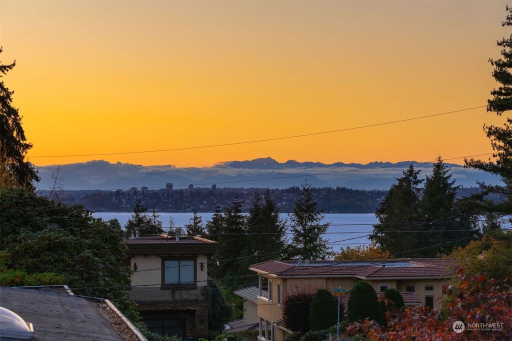 Photo of 10517 NE 46th Street, Kirkland, WA 98033 (MLS # 2304403)