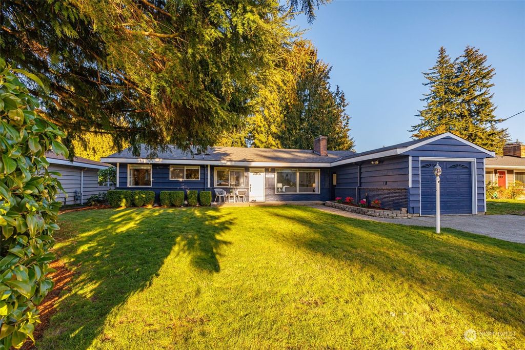 Photo of 19234 Wallingford Avenue N, Shoreline, WA 98133 (MLS # 2056257)