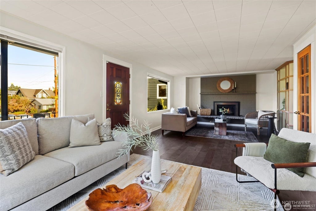Photo of 11237 84th Avenue S, Seattle, WA 98178 (MLS # 2585287)