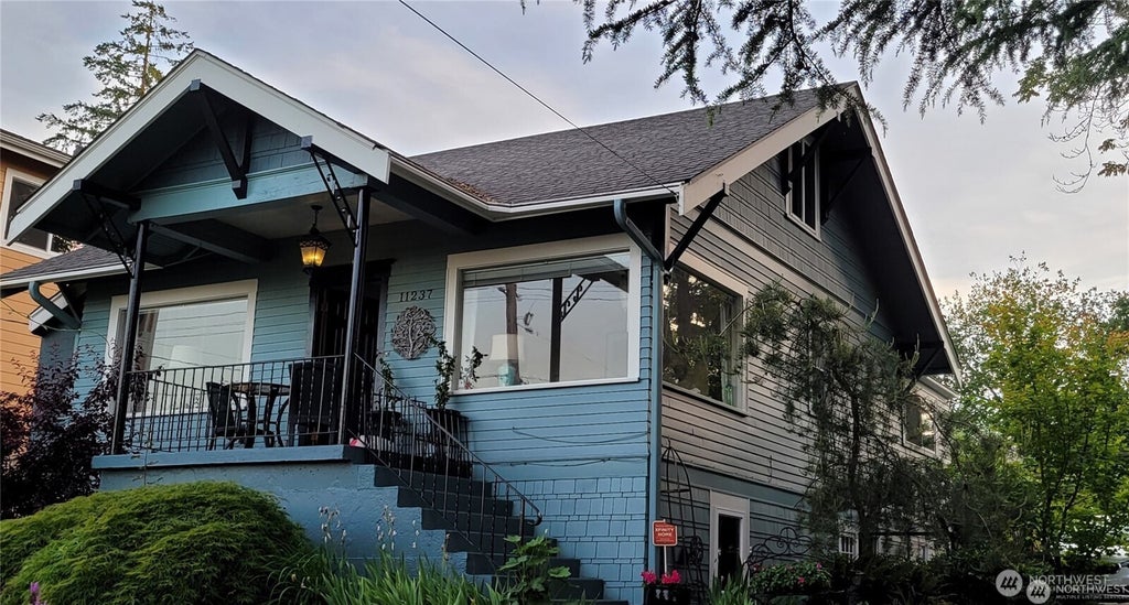 Photo of 11237 84th Avenue S, Seattle, WA 98178 (MLS # 2585287)