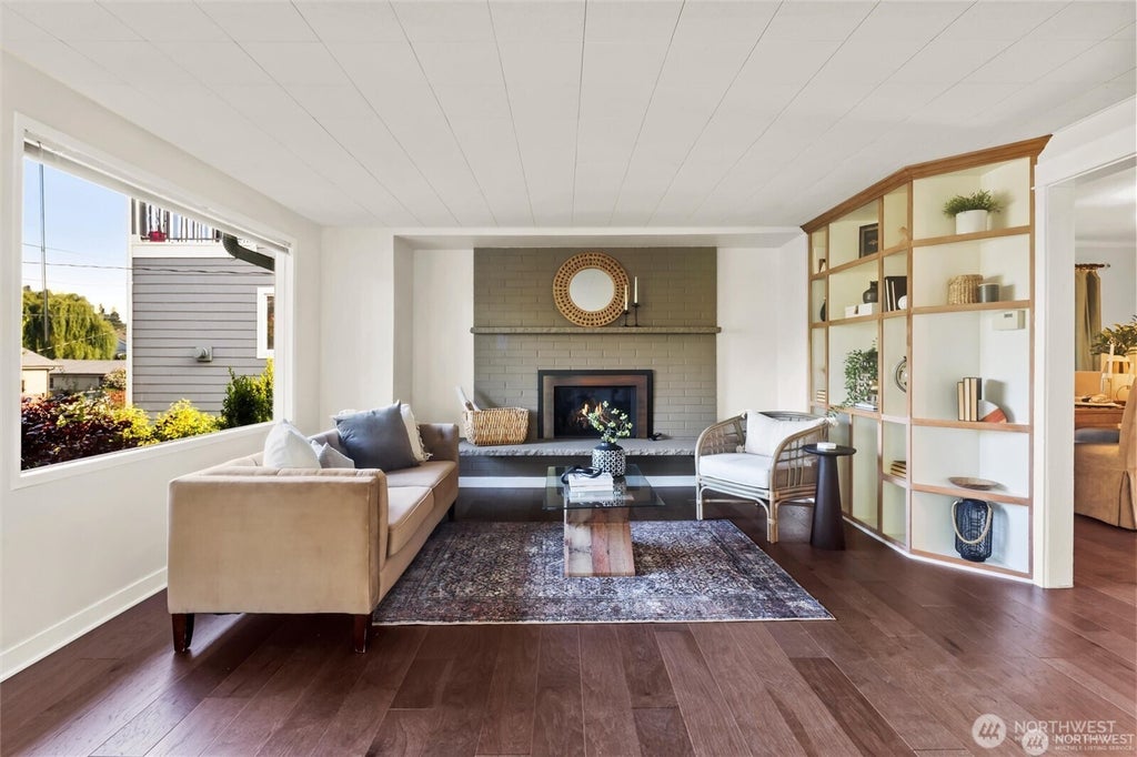 Photo of 11237 84th Avenue S, Seattle, WA 98178 (MLS # 2585287)
