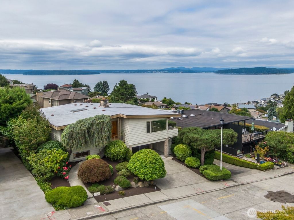 Photo of 5621 SW Manning Street, Seattle, WA 98116 (MLS # 2412968)