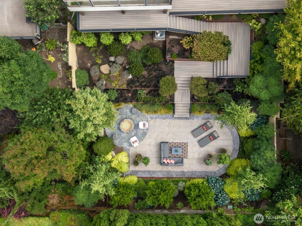 Photo of 5621 SW Manning Street, Seattle, WA 98116 (MLS # 2412968)