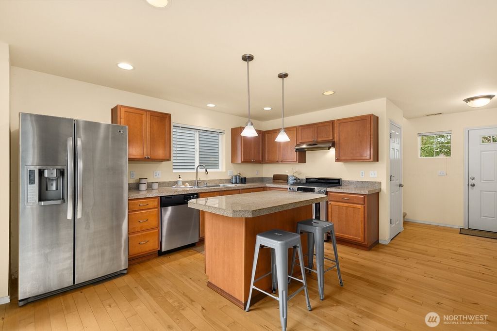 Photo of 9006 Venn Avenue SE, Snoqualmie, WA 98065 (MLS # 2438499)