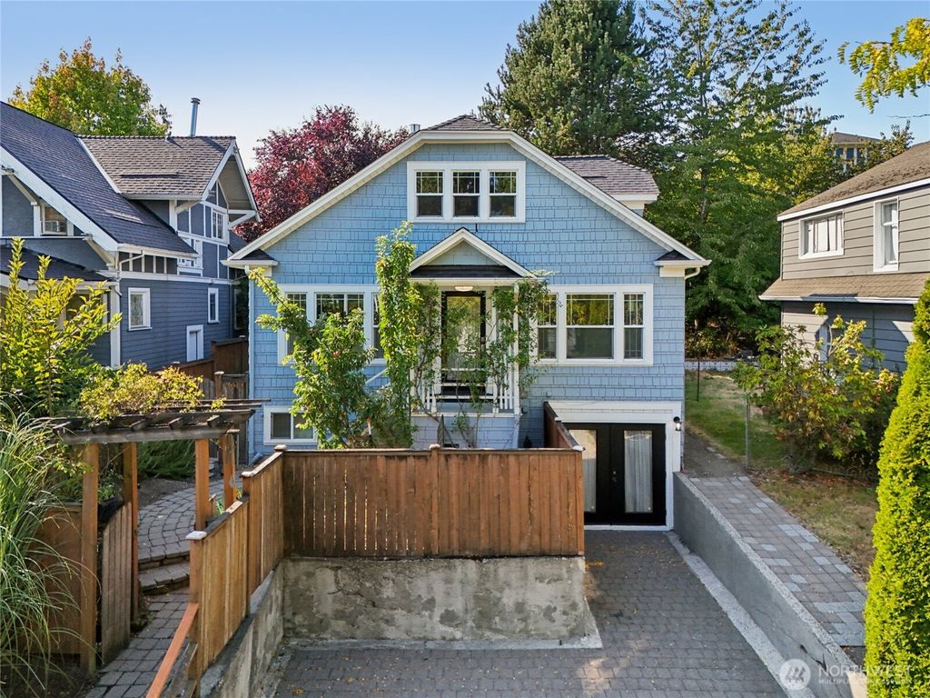 Photo of 511 23rd Avenue E, Seattle, WA 98112 (MLS # 2433403)