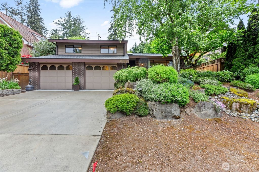 Photo of 10033 46th Place NE, Seattle, WA 98125 (MLS # 2360486)