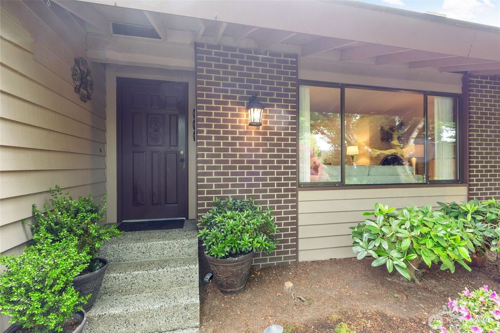 Photo of 10033 46th Place NE, Seattle, WA 98125 (MLS # 2360486)