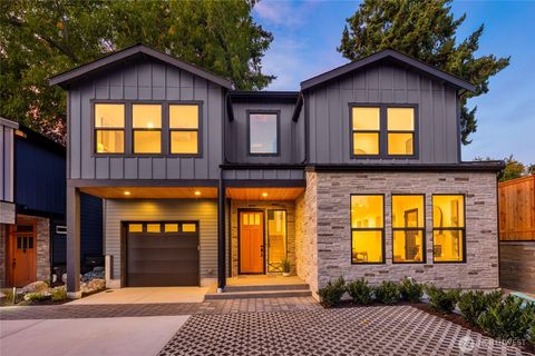 Photo of 636 11th Avenue Ave, Kirkland, WA 98033 (MLS # 2452861)