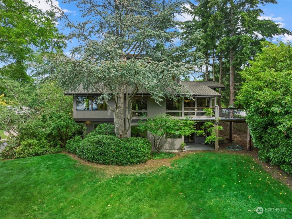 Photo of 5726 Sunset Lane, Mukilteo, WA 98275 (MLS # 2223074)