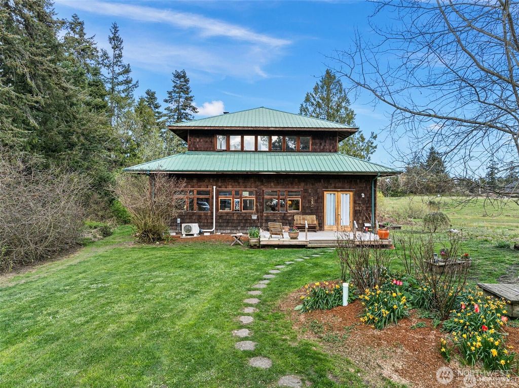 Photo of 651 E Marrowstone Road, Nordland, WA 98358 (MLS # 2533787)