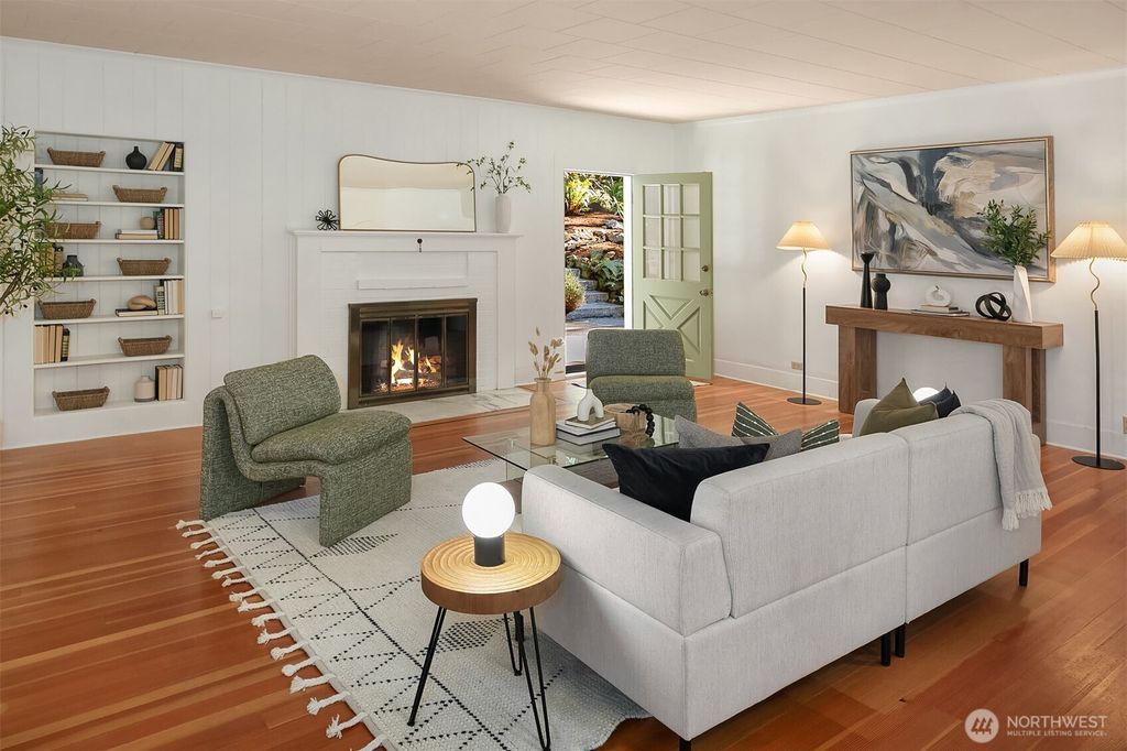 Photo of 4240 W Cramer Street, Seattle, WA 98199 (MLS # 2500904)