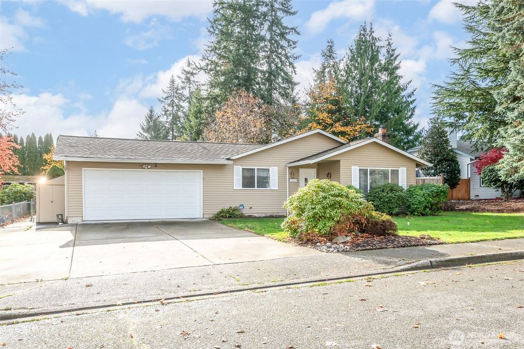 Photo of 12133 SE 217th Place, Kent, WA 98031 (MLS # 2453129)