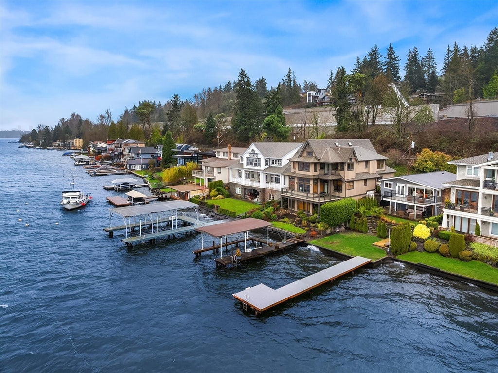 Photo of 6631 Ripley Lane SE, Renton, WA 98056 (MLS # 2595449)