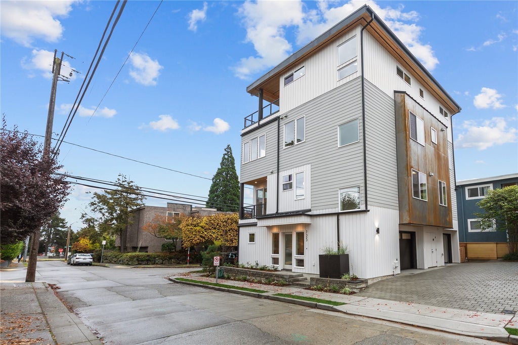 Photo of 725 N 45th Street, Seattle, WA 98103 (MLS # 2599091)
