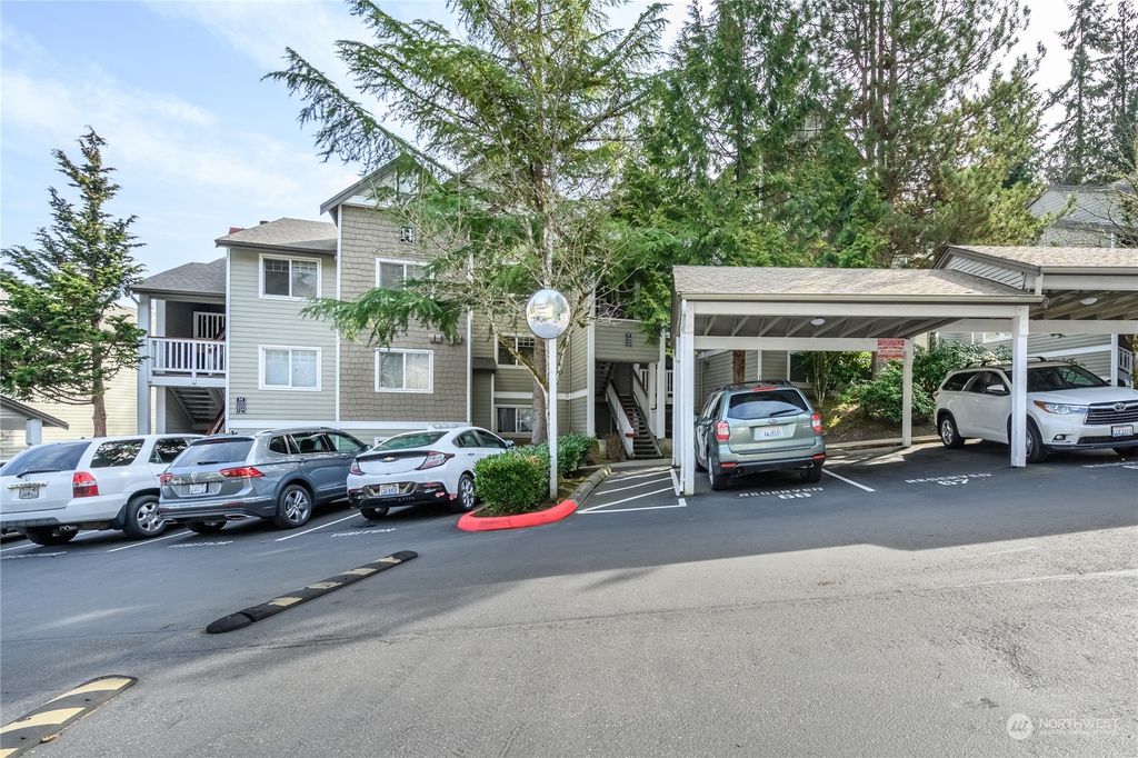 Photo of 18501 SE Newport Way #H236, Issaquah, WA 98027 (MLS # 2046609)