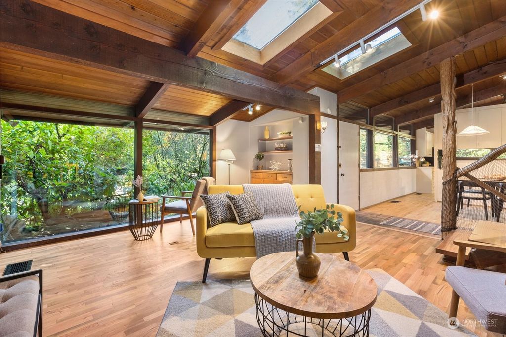 Photo of 18226 29th Place NE, Lake Forest Park, WA 98155 (MLS # 2173242)