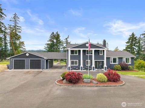 Photo of 20215 189th Avenue Ct E, Orting, WA 98360 (MLS # 2551167)