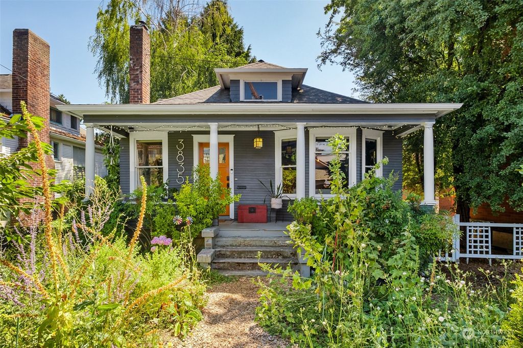 Photo of 3835 S Edmunds Street, Seattle, WA 98118 (MLS # 2139357)