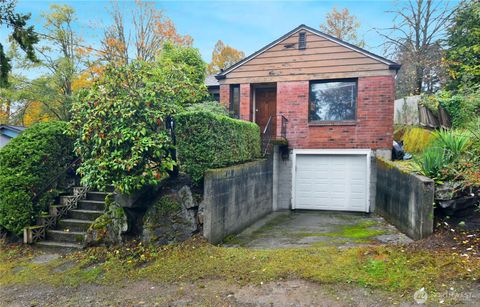 Photo of 10516 9th Avenue NE, Seattle, WA 98125 (MLS # 2451335)