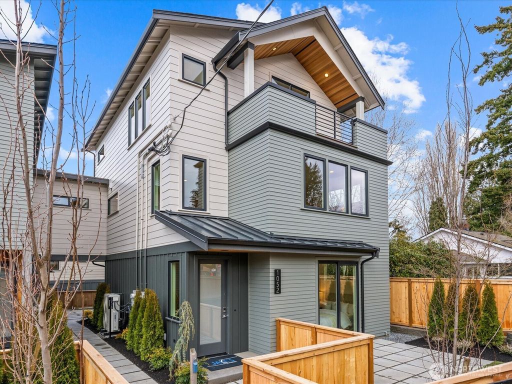 Photo of 1052 NE 98th Street, Seattle, WA 98115 (MLS # 2334004)