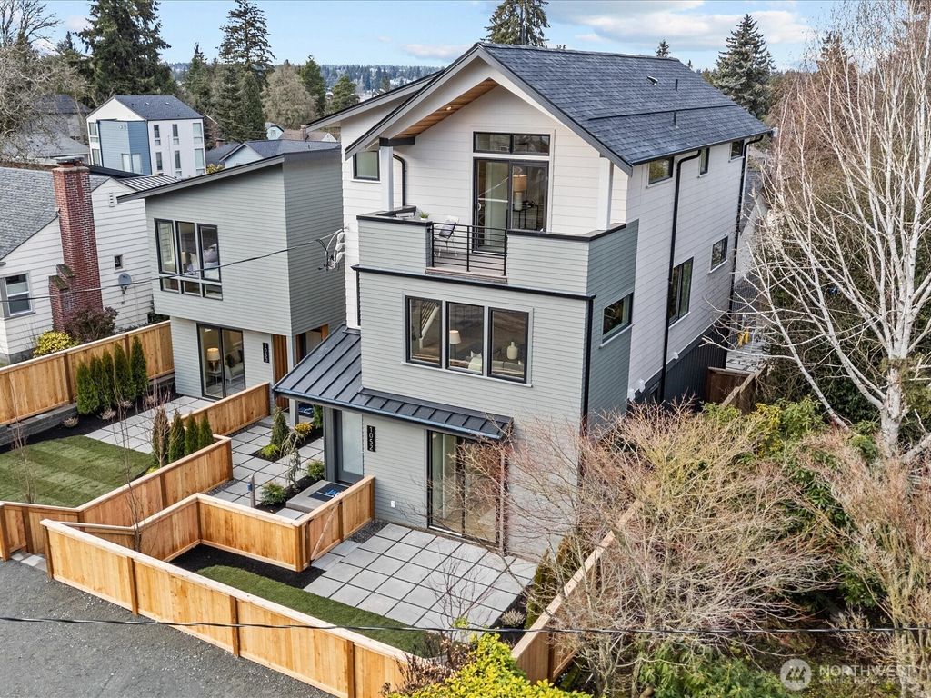 Photo of 1052 NE 98th Street, Seattle, WA 98115 (MLS # 2334004)