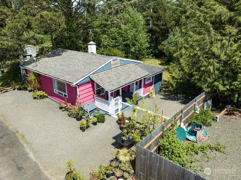Photo of 13500 N Place, Long Beach, WA 98631 (MLS # 2076529)