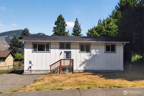 Photo of 620 Westlake Avenue, Morton, WA 98356 (MLS # 2575200)