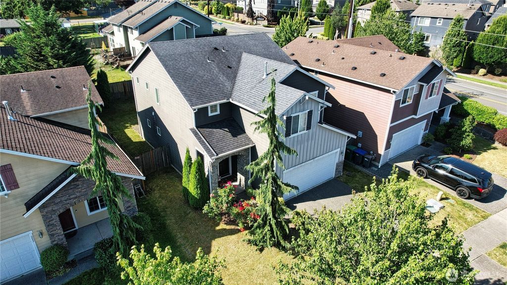 Photo of 226 202nd Avenue Pl SW, Lynnwood, WA 98036 (MLS # 2352361)