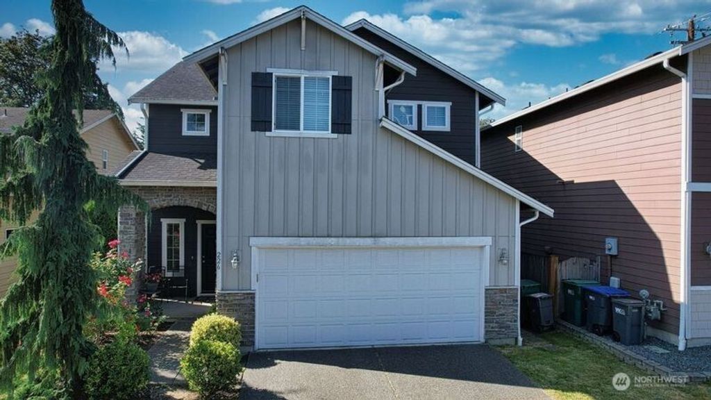 Photo of 226 202nd Avenue Pl SW, Lynnwood, WA 98036 (MLS # 2352361)