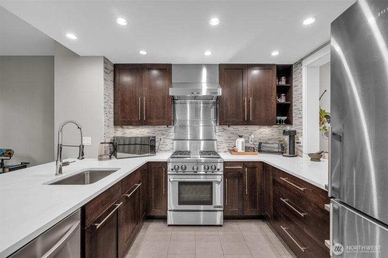 10042 Main Street 117