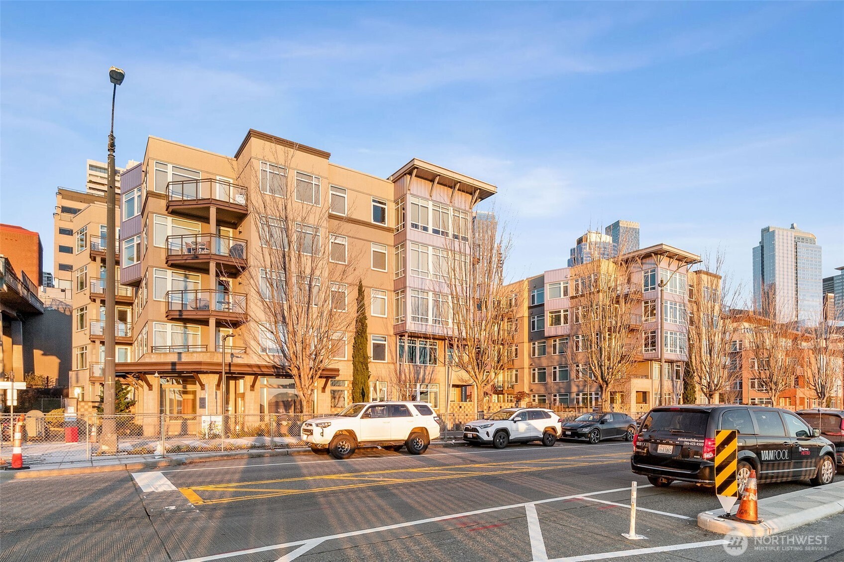 2000 Alaskan Way 355