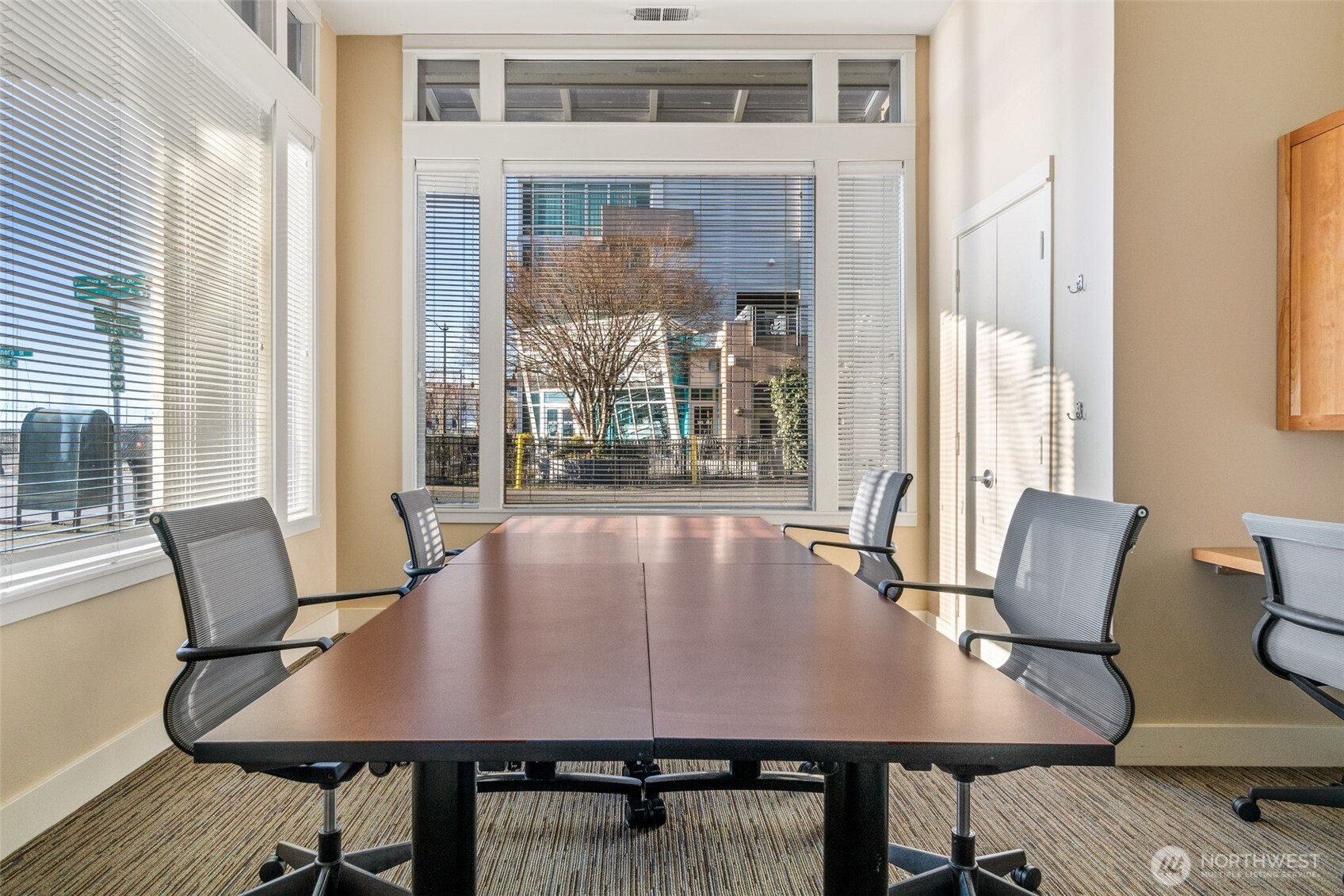 2000 Alaskan Way 355