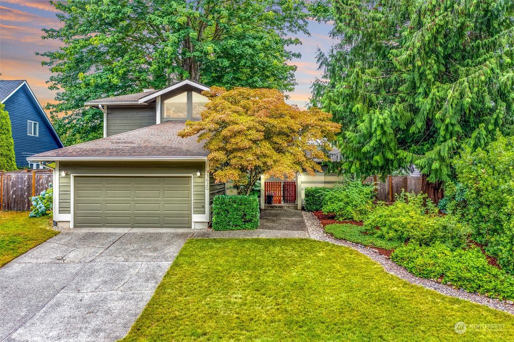 Photo of 13620 178th Avenue NE, Redmond, WA 98052 (MLS # 2148318)