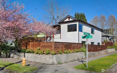 Photo of 800 32nd Avenue, Seattle, WA 98122 (MLS # 2509984)