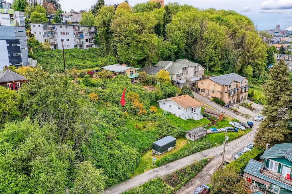 Photo of 132 X 16th Avenue S, Seattle, WA 98144 (MLS # 2486699)