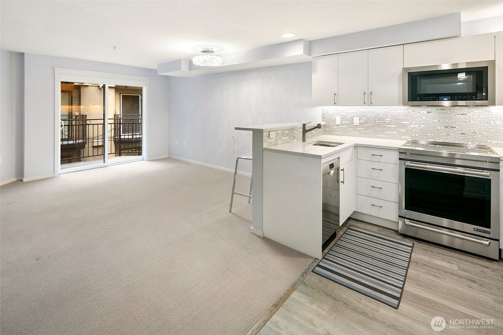 Photo of 425 Vine Street #614, Seattle, WA 98121 (MLS # 2523024)
