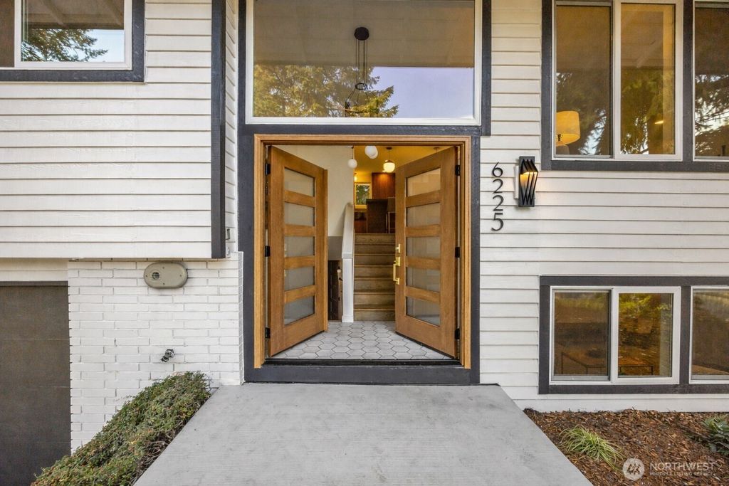 Photo of 6225 122nd Avenue SE, Bellevue, WA 98006 (MLS # 2441018)