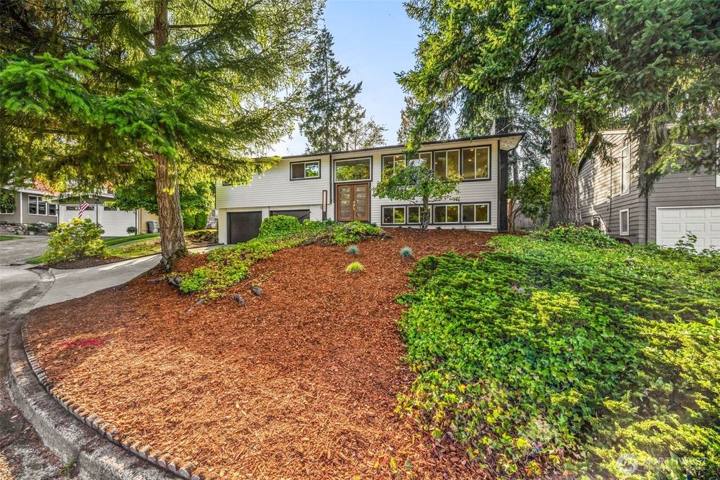 Photo of 6225 122nd Avenue SE, Bellevue, WA 98006 (MLS # 2441018)