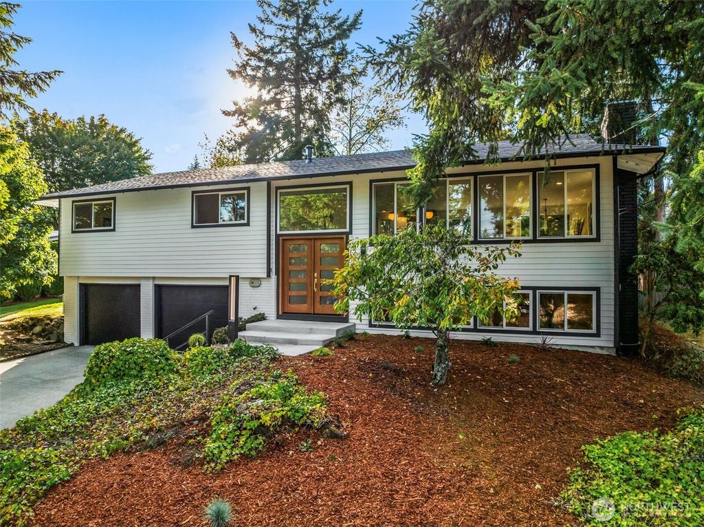 Photo of 6225 122nd Avenue SE, Bellevue, WA 98006 (MLS # 2441018)