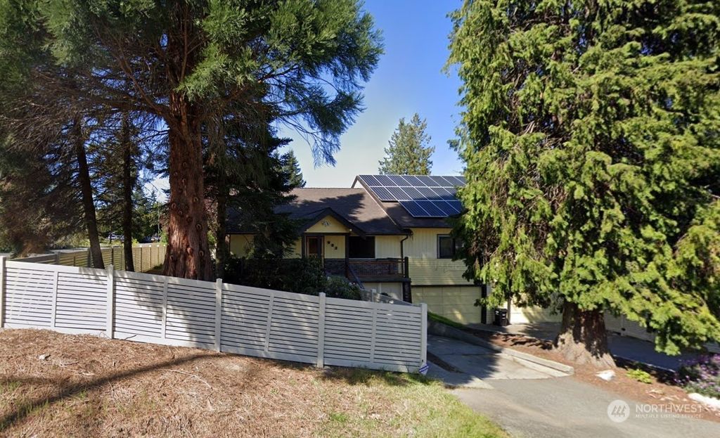 Photo of 902 N 107th Street, Seattle, WA 98133 (MLS # 2287305)