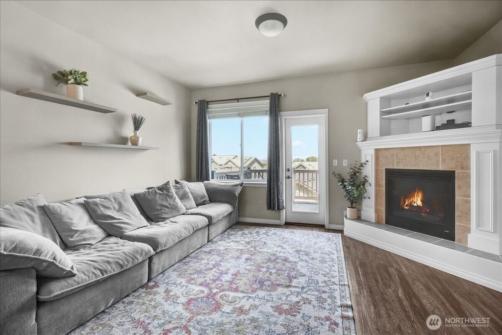 Photo of 529 Pilchuck Path #S2, Everett, WA 98201 (MLS # 2422207)