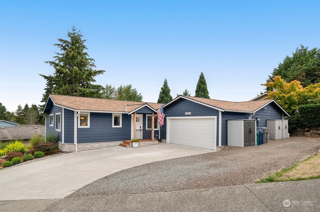 Photo of 12005 NE 133rd Place, Kirkland, WA 98034 (MLS # 2281443)