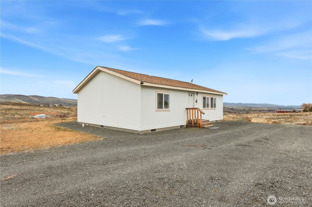 Photo of 256 Wenas View Drive, Selah, WA 98942 (MLS # 2477391)