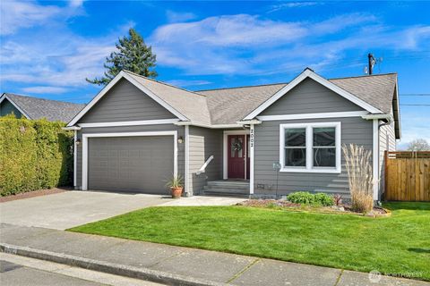 Photo of 2002 Heartland Drive, Lynden, WA 98264 (MLS # 2500166)