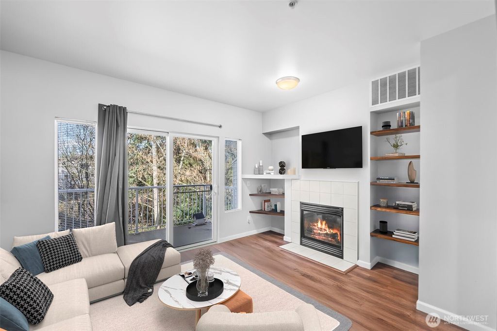 Photo of 16373 119th Terrace NE #31-5, Bothell, WA 98011 (MLS # 2497816)