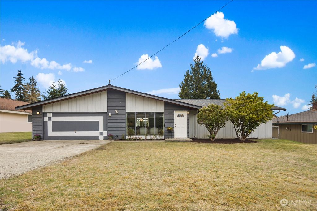 Photo of 6807 NE 2nd Place, Renton, WA 98059 (MLS # 2046728)