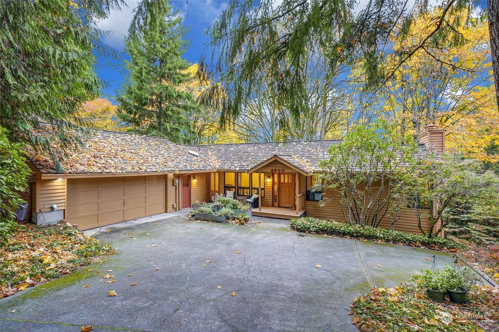 Photo of 4937 145th Avenue SE, Bellevue, WA 98006 (MLS # 2173207)