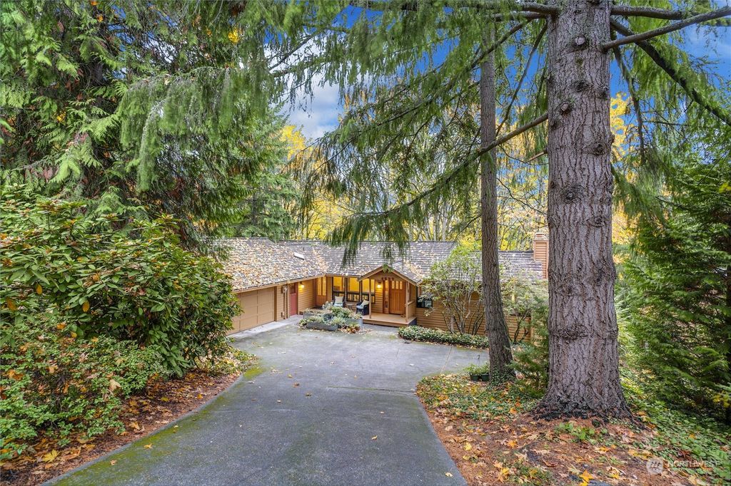 Photo of 4937 145th Avenue SE, Bellevue, WA 98006 (MLS # 2173207)