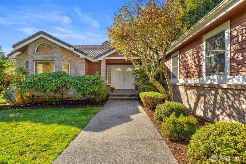 333 South Bay Lane